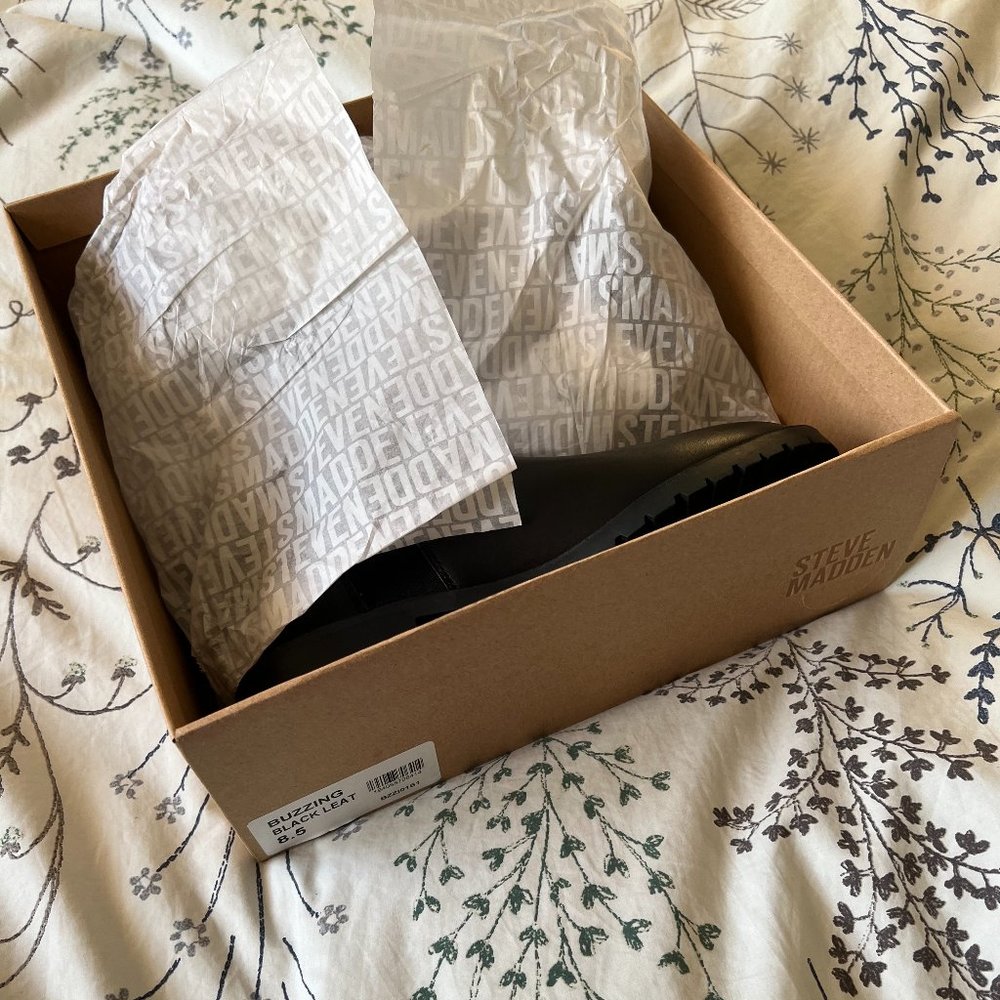 Steve Madden Buzzing Ankle Boot - New With Box - image 4